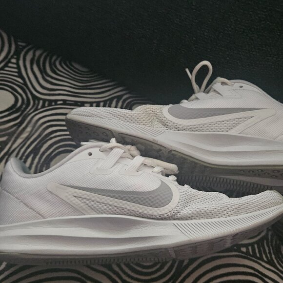 Ladies Nike Downshifter 9 Running Shoe - size 7 - Picture 7 of 8